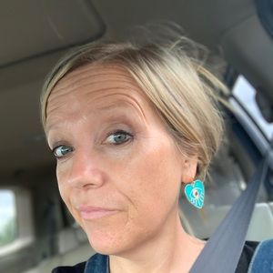 Meet your Posher, Hilary